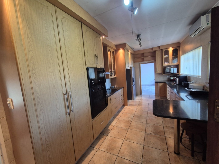 4 Bedroom Property for Sale in Vanderbijlpark SE 2 Gauteng