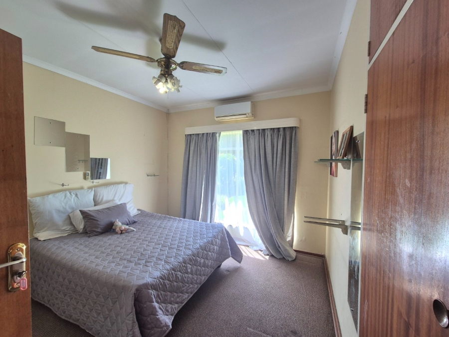4 Bedroom Property for Sale in Vanderbijlpark SE 2 Gauteng