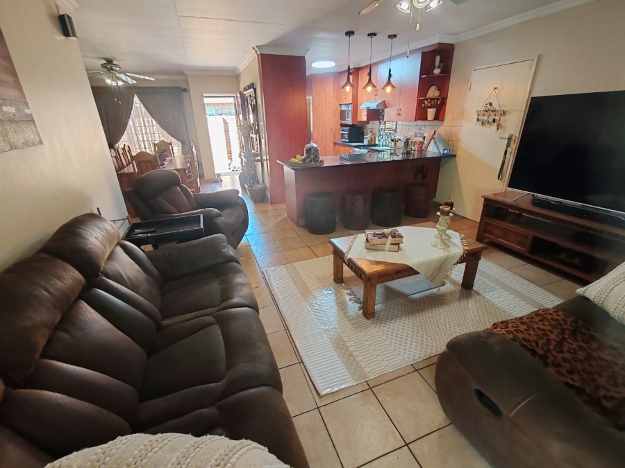 3 Bedroom Property for Sale in Annlin Gauteng