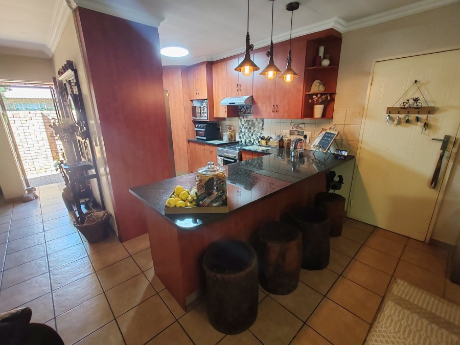 3 Bedroom Property for Sale in Annlin Gauteng