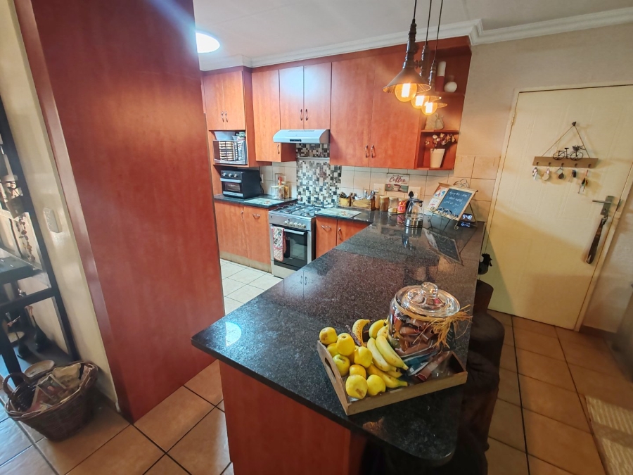 3 Bedroom Property for Sale in Annlin Gauteng