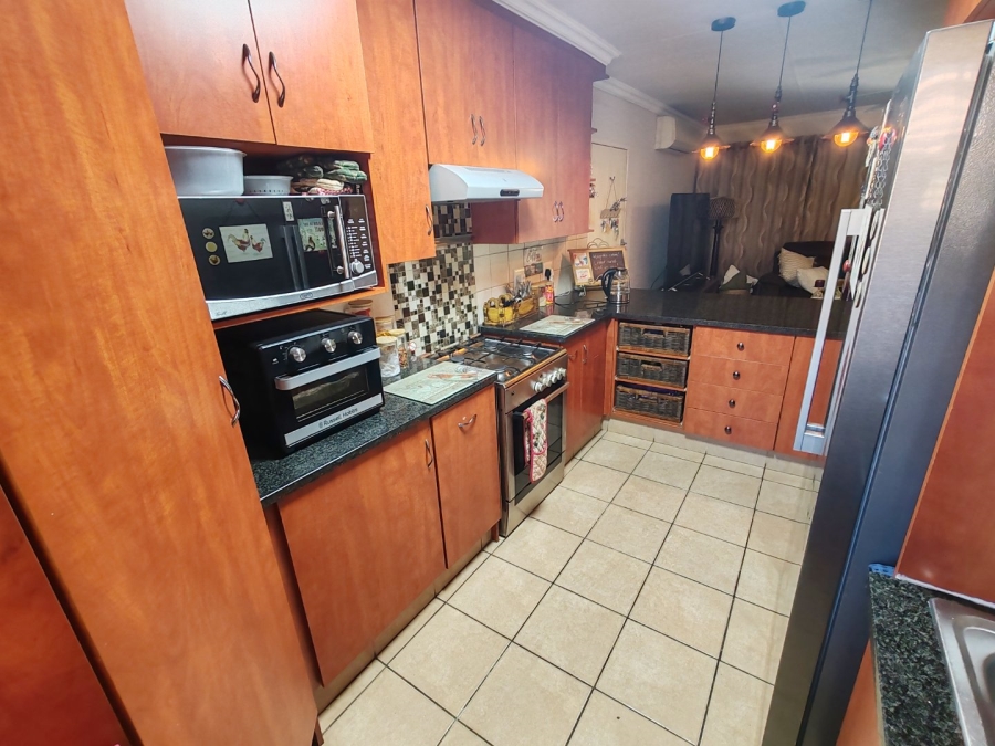 3 Bedroom Property for Sale in Annlin Gauteng