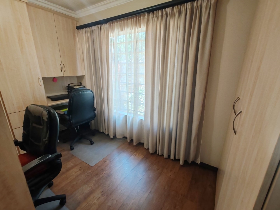 3 Bedroom Property for Sale in Annlin Gauteng