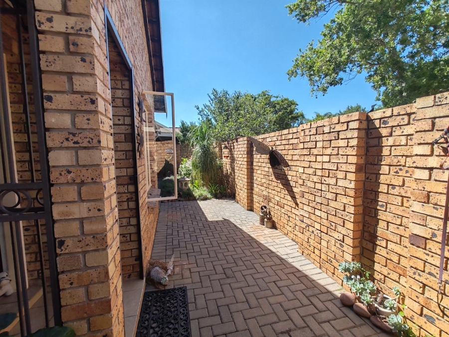 3 Bedroom Property for Sale in Annlin Gauteng