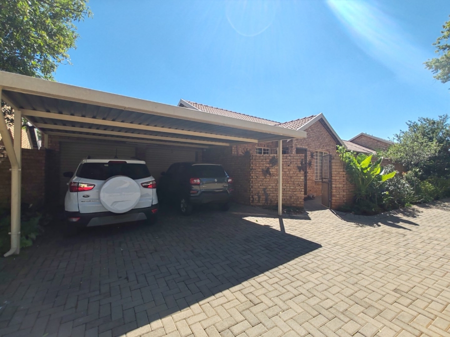 3 Bedroom Property for Sale in Annlin Gauteng