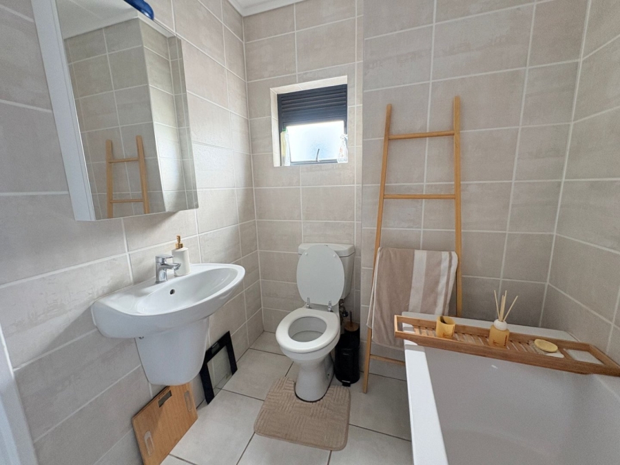 To Let 2 Bedroom Property for Rent in Greencreek Lifestyle Estate Gauteng