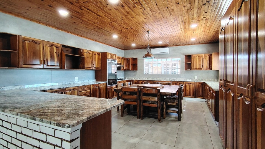 Commercial Property for Sale in Boltonwold Gauteng