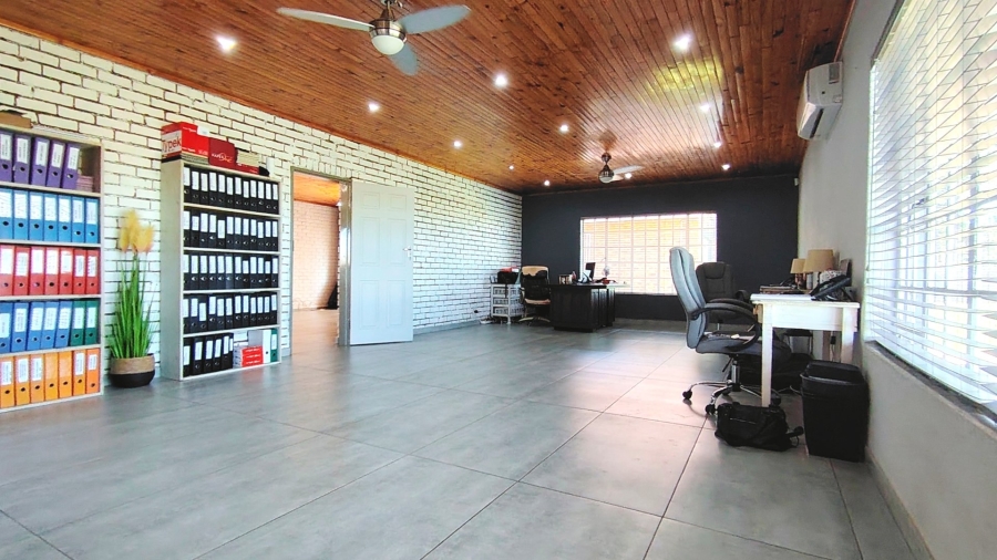 Commercial Property for Sale in Boltonwold Gauteng