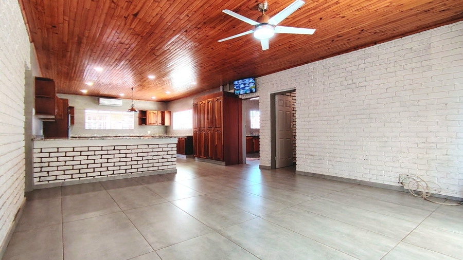 Commercial Property for Sale in Boltonwold Gauteng