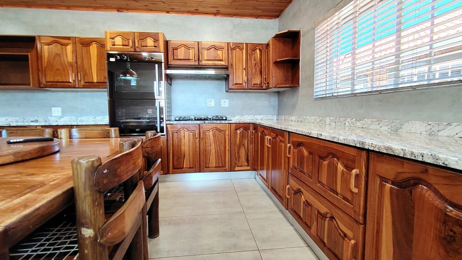 Commercial Property for Sale in Boltonwold Gauteng