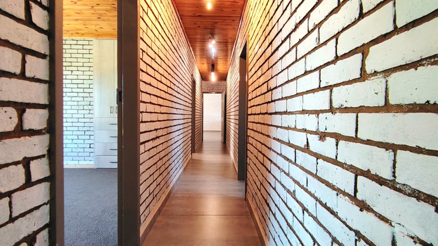 Commercial Property for Sale in Boltonwold Gauteng