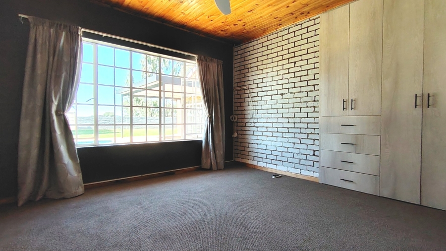 Commercial Property for Sale in Boltonwold Gauteng