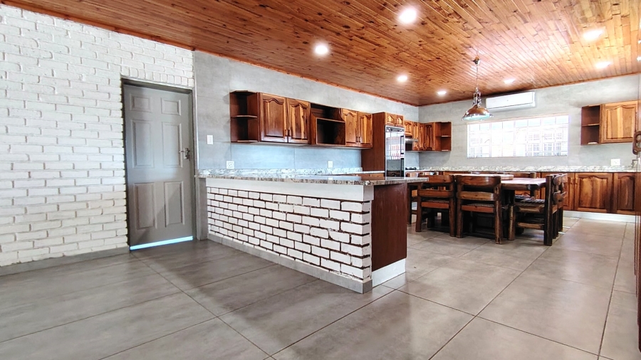 Commercial Property for Sale in Boltonwold Gauteng