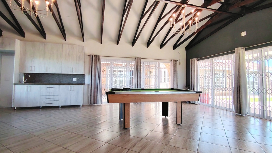 Commercial Property for Sale in Boltonwold Gauteng