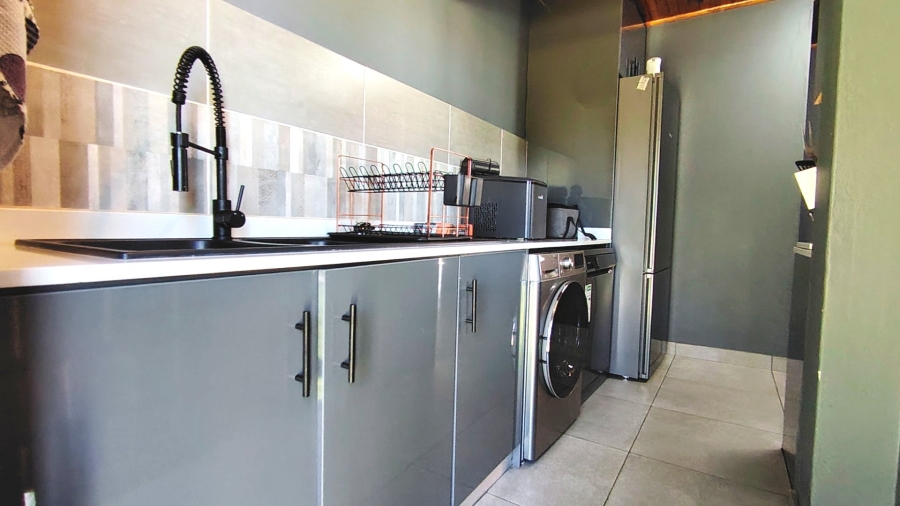 Commercial Property for Sale in Boltonwold Gauteng