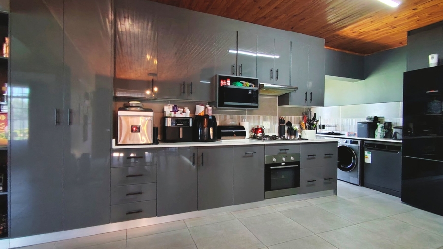 Commercial Property for Sale in Boltonwold Gauteng