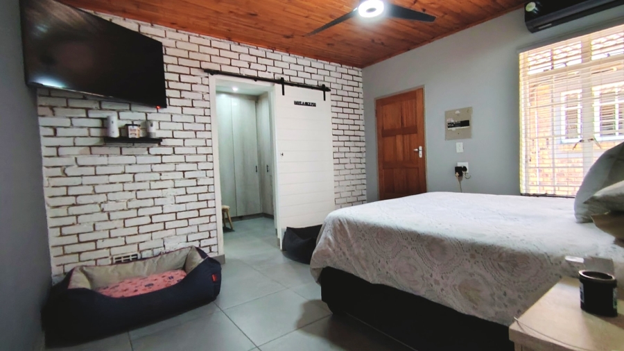 Commercial Property for Sale in Boltonwold Gauteng