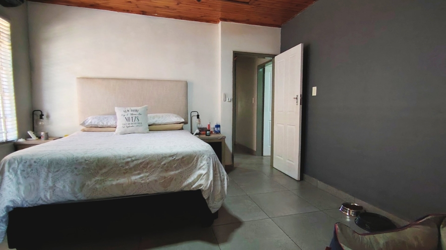 Commercial Property for Sale in Boltonwold Gauteng