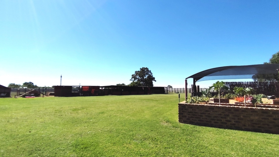 Commercial Property for Sale in Boltonwold Gauteng