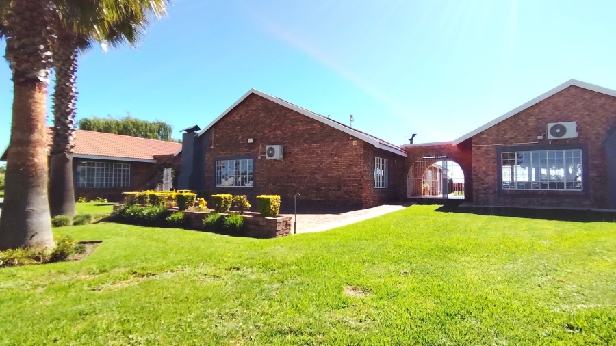 Commercial Property for Sale in Boltonwold Gauteng