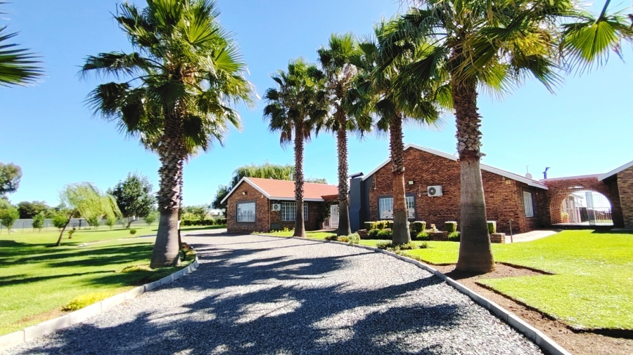 Commercial Property for Sale in Boltonwold Gauteng