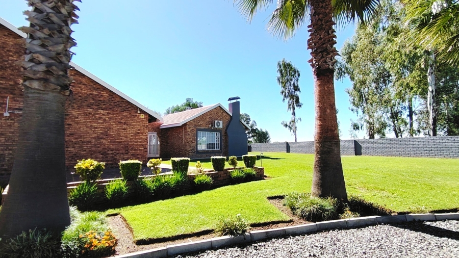 Commercial Property for Sale in Boltonwold Gauteng