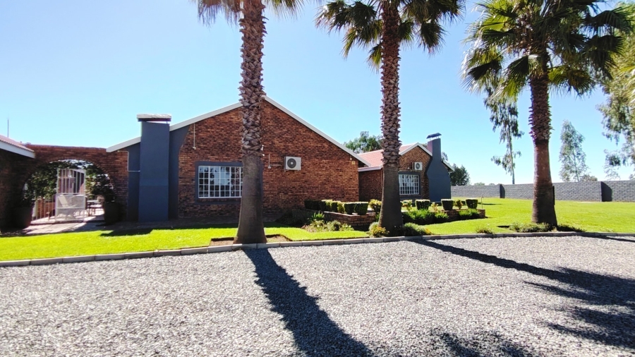 Commercial Property for Sale in Boltonwold Gauteng