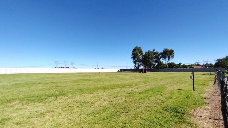 Commercial Property for Sale in Boltonwold Gauteng