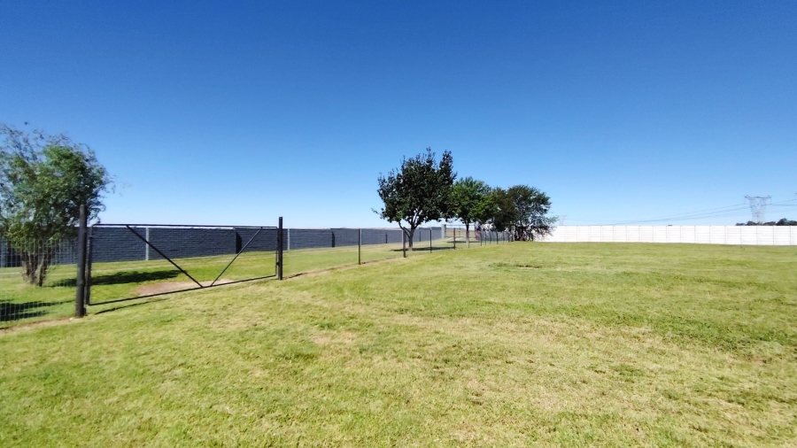 Commercial Property for Sale in Boltonwold Gauteng