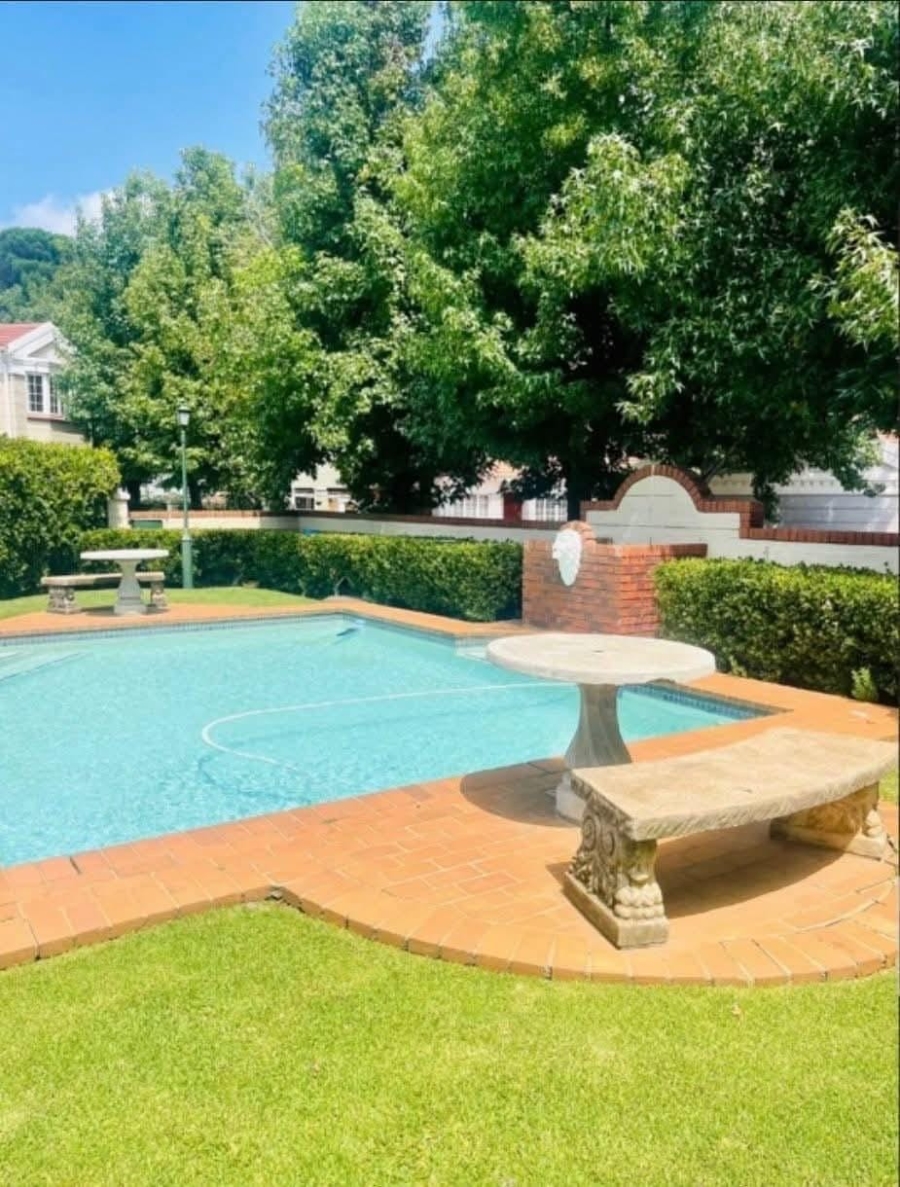 To Let 2 Bedroom Property for Rent in Bedfordview Gauteng