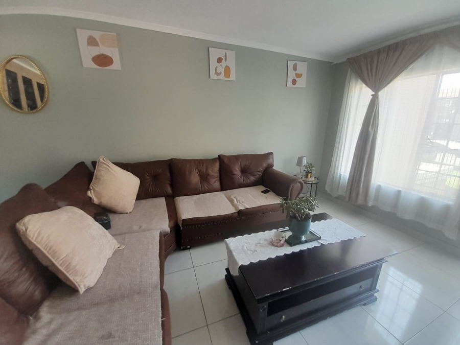 2 Bedroom Property for Sale in Meredale Gauteng