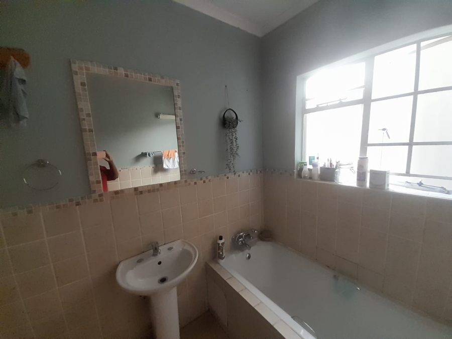 2 Bedroom Property for Sale in Meredale Gauteng