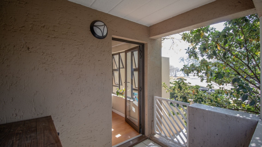 To Let 1 Bedroom Property for Rent in Parktown North Gauteng