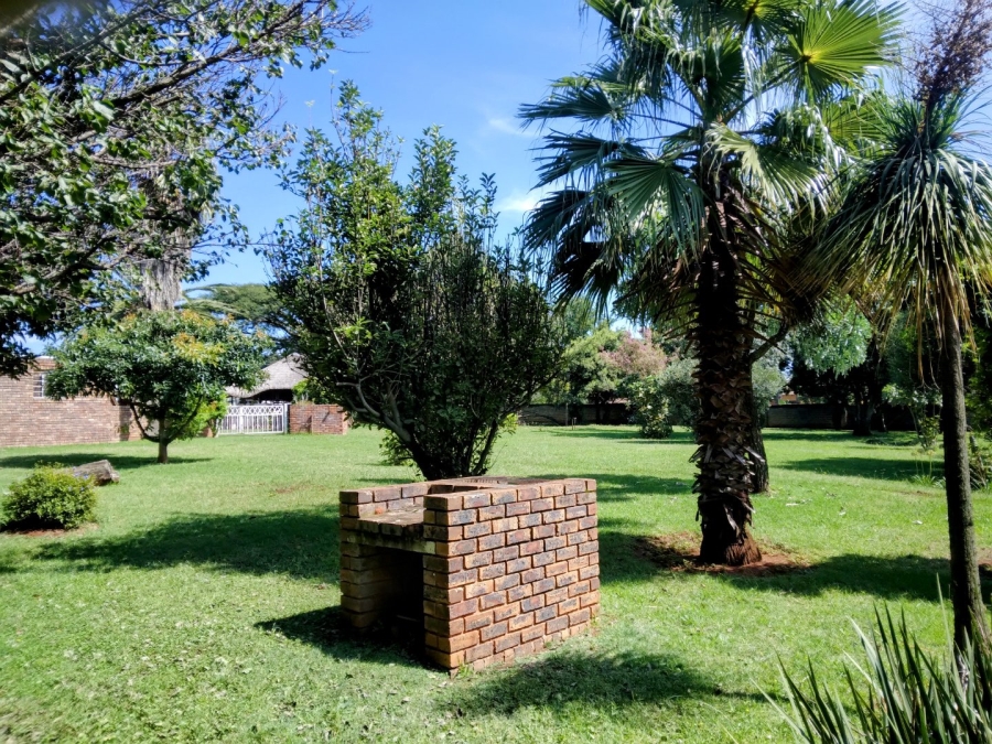 To Let 1 Bedroom Property for Rent in Glen Austin Gauteng