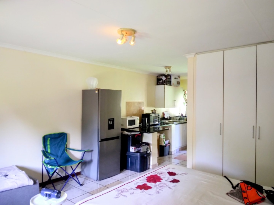 To Let 1 Bedroom Property for Rent in Glen Austin Gauteng