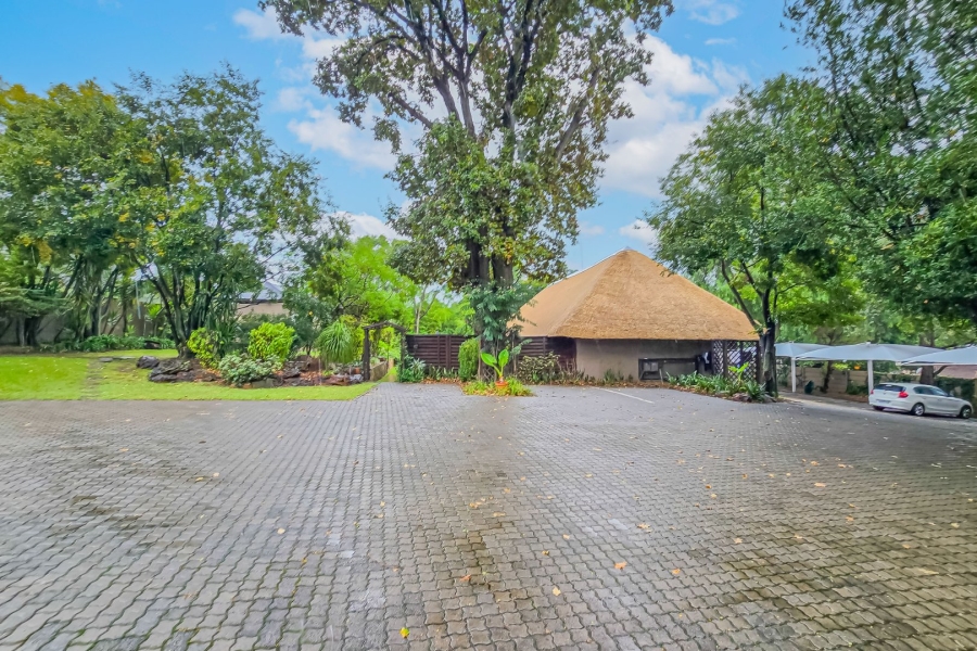 11 Bedroom Property for Sale in Bryanston Gauteng