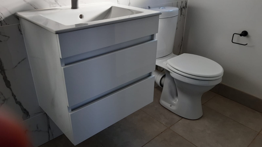 To Let 2 Bedroom Property for Rent in Waterfall Gauteng