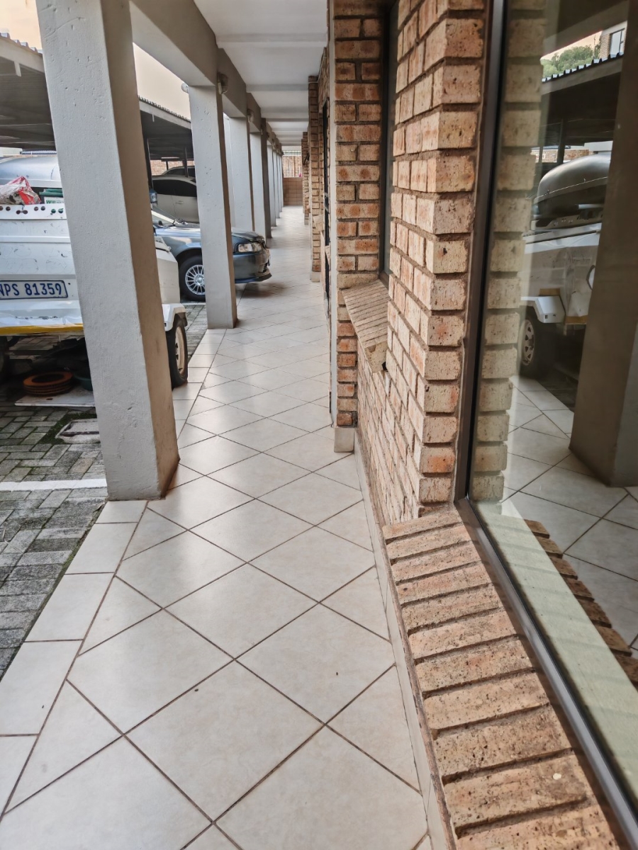 2 Bedroom Property for Sale in Hurlyvale Gauteng