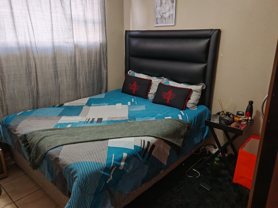 2 Bedroom Property for Sale in Hurlyvale Gauteng