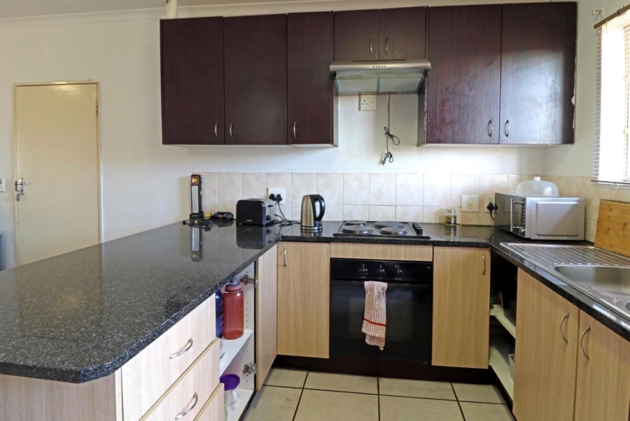 3 Bedroom Property for Sale in Rooihuiskraal Gauteng