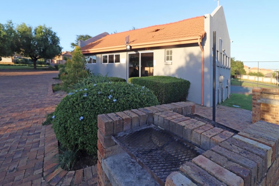 3 Bedroom Property for Sale in Rooihuiskraal Gauteng