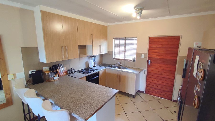 3 Bedroom Property for Sale in Monavoni Gauteng