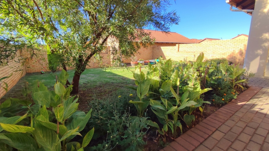 3 Bedroom Property for Sale in Monavoni Gauteng
