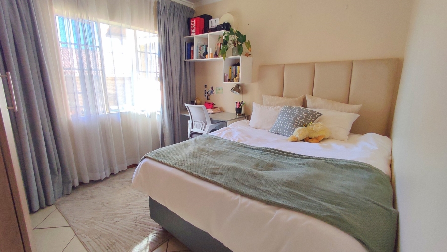 3 Bedroom Property for Sale in Monavoni Gauteng