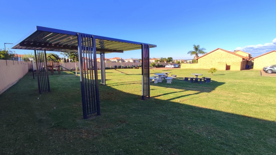 3 Bedroom Property for Sale in Monavoni Gauteng