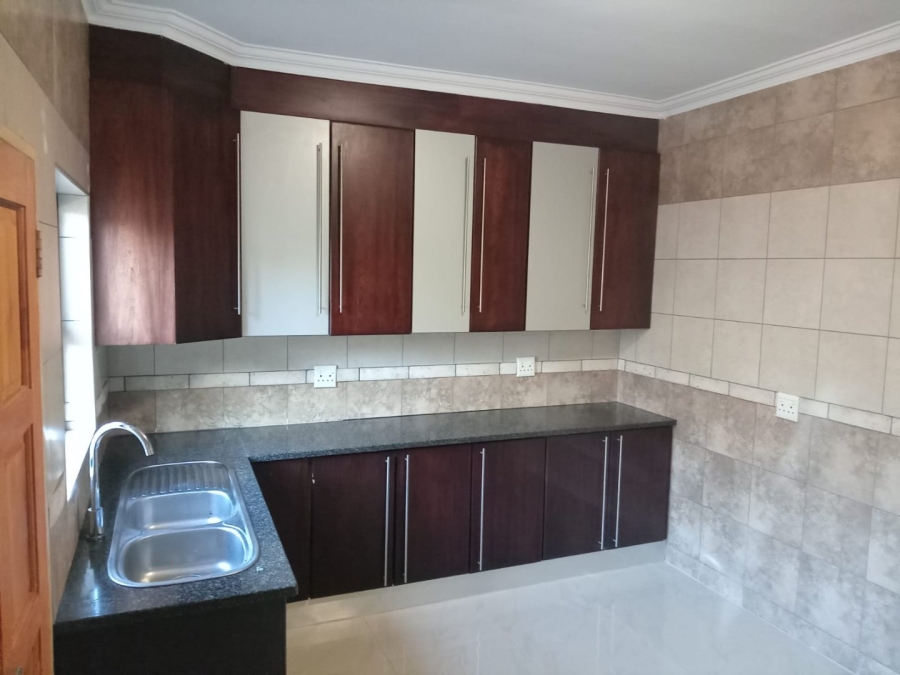 To Let 4 Bedroom Property for Rent in Vanderbijlpark SE 8 Gauteng
