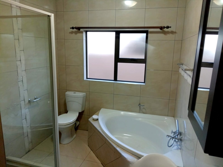 To Let 4 Bedroom Property for Rent in Vanderbijlpark SE 8 Gauteng