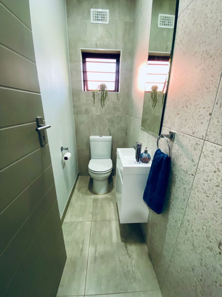  Bedroom Property for Sale in North Riding Gauteng