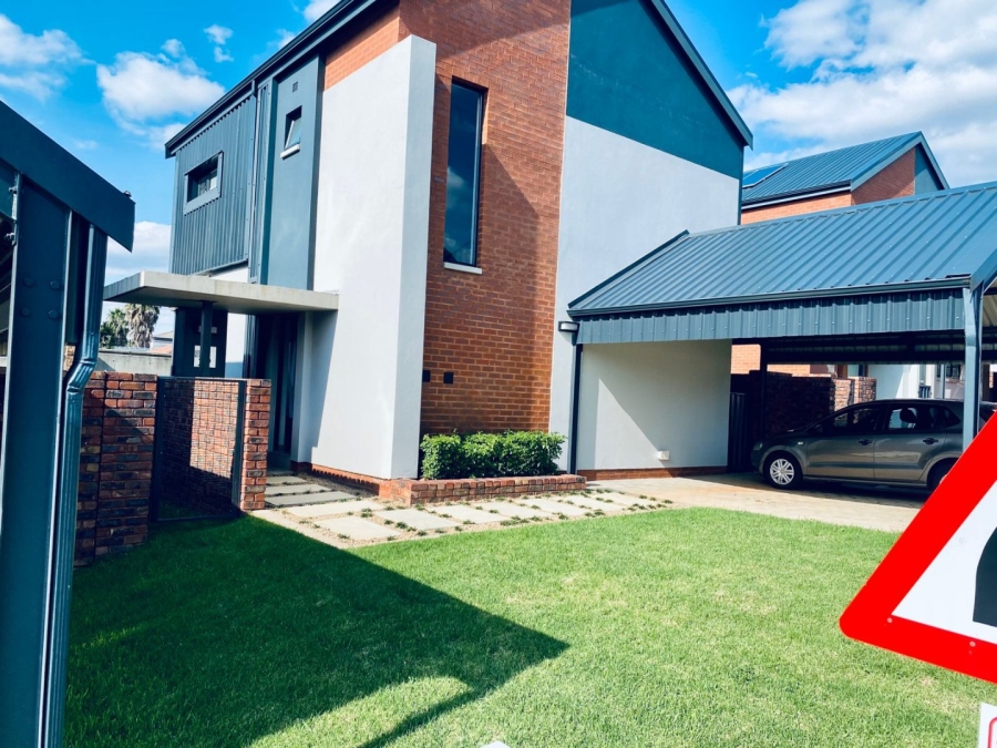  Bedroom Property for Sale in North Riding Gauteng