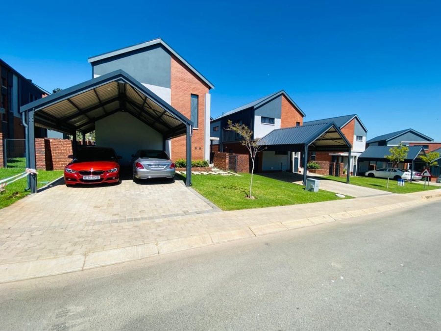  Bedroom Property for Sale in North Riding Gauteng